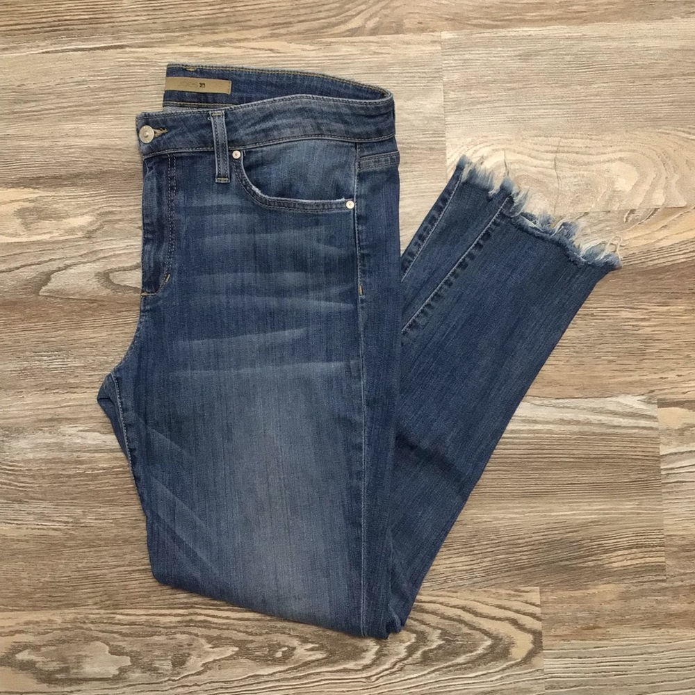 Joe’s Jeans Daphne Mid Rise Light Medium Rinse Chewed Hem Skinny Ankle Jeans 31